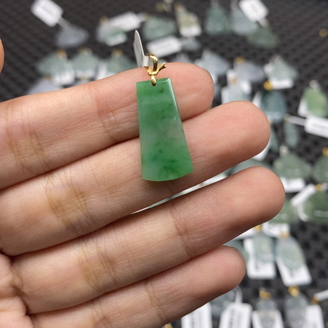 【闪购商品】翡翠吊坠(不含链)18K金镶嵌呼****虎54028