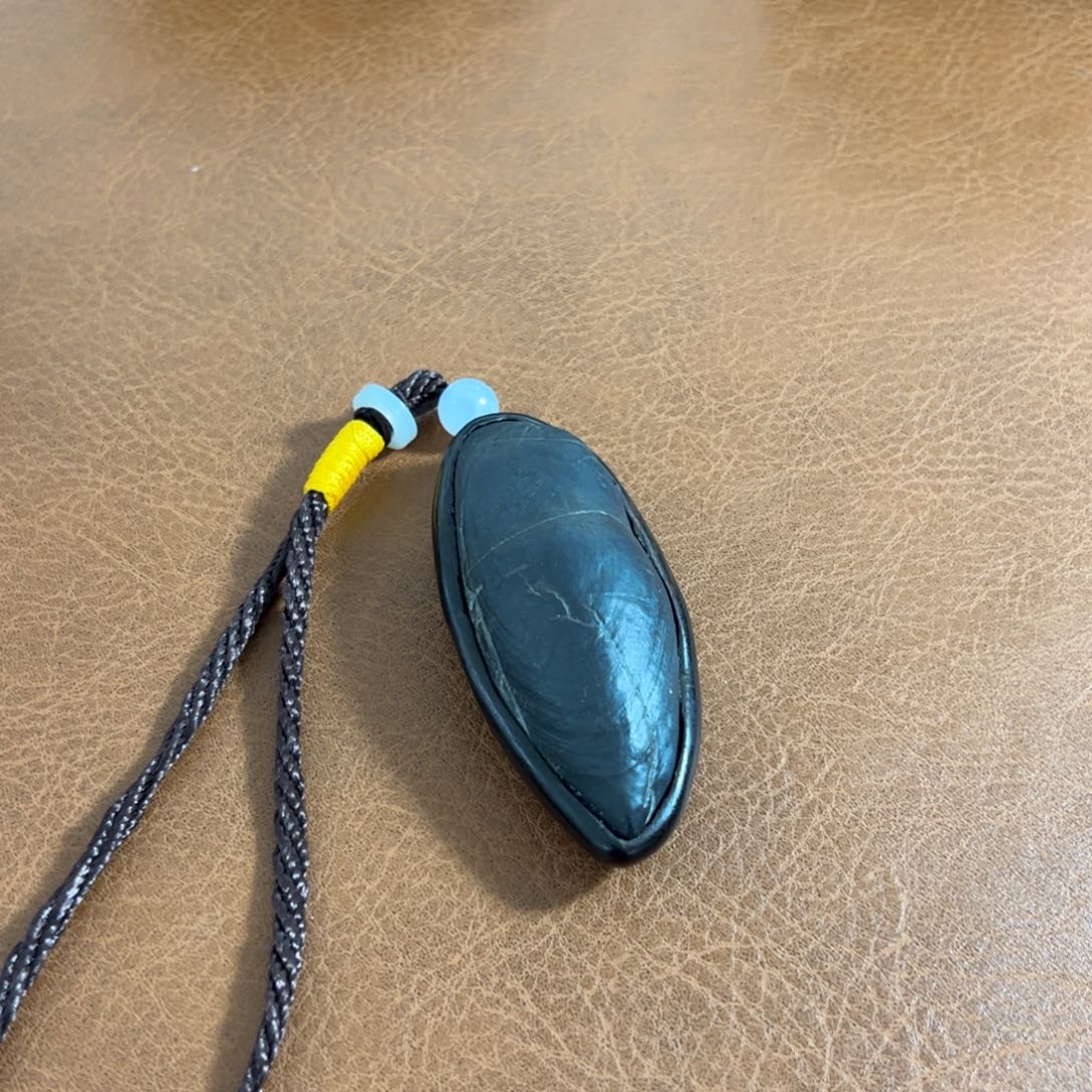 奋***者灵璧石精品手把件挂件