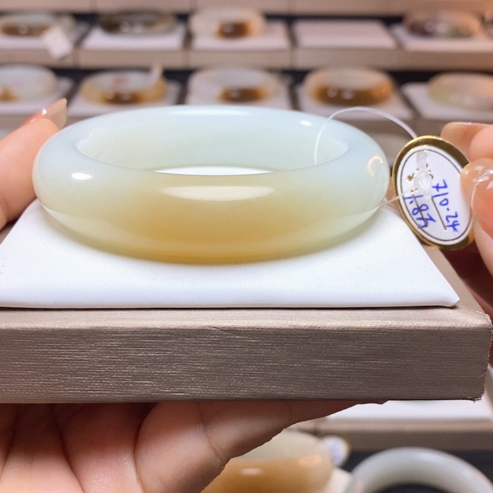 和田玉手镯56.5未镶嵌