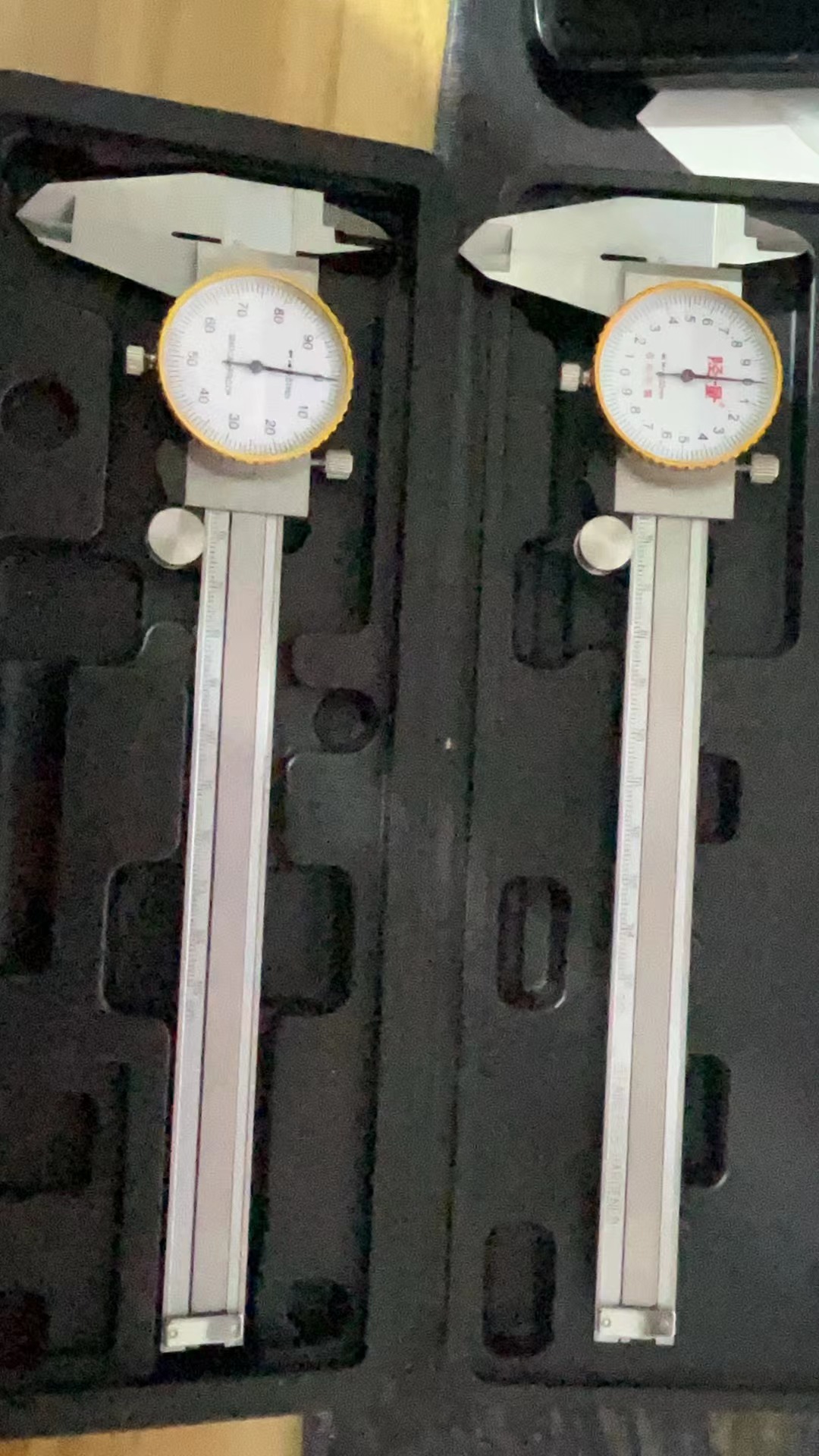 陉量不锈钢带表卡尺0-150mm高精度工业级指针防震表盘卡尺