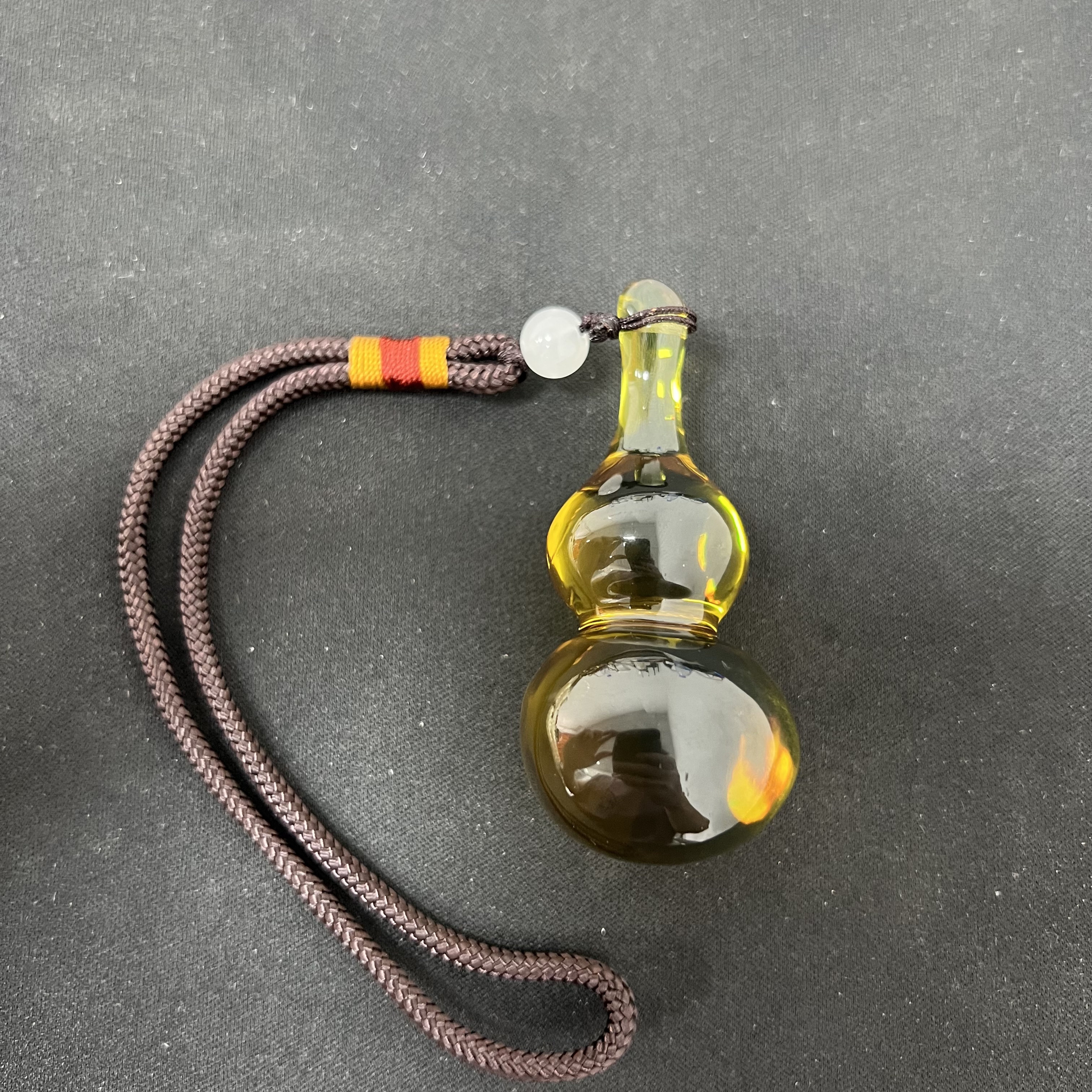 NY044琥珀精品葫芦手把件（无礼盒）