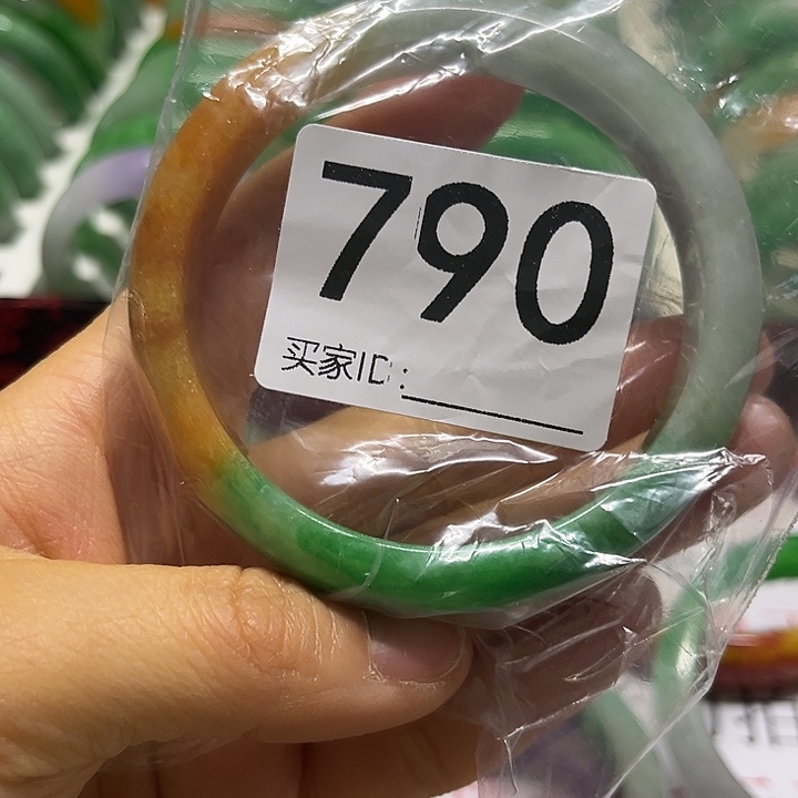 未镶嵌手镯翡翠好