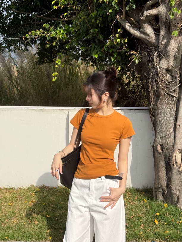 LM 夏季新款圆领正肩纯色显瘦百搭T