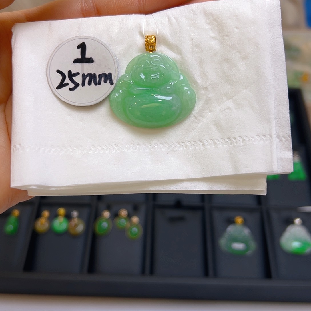 翡翠颈饰18K金镶嵌翡翠