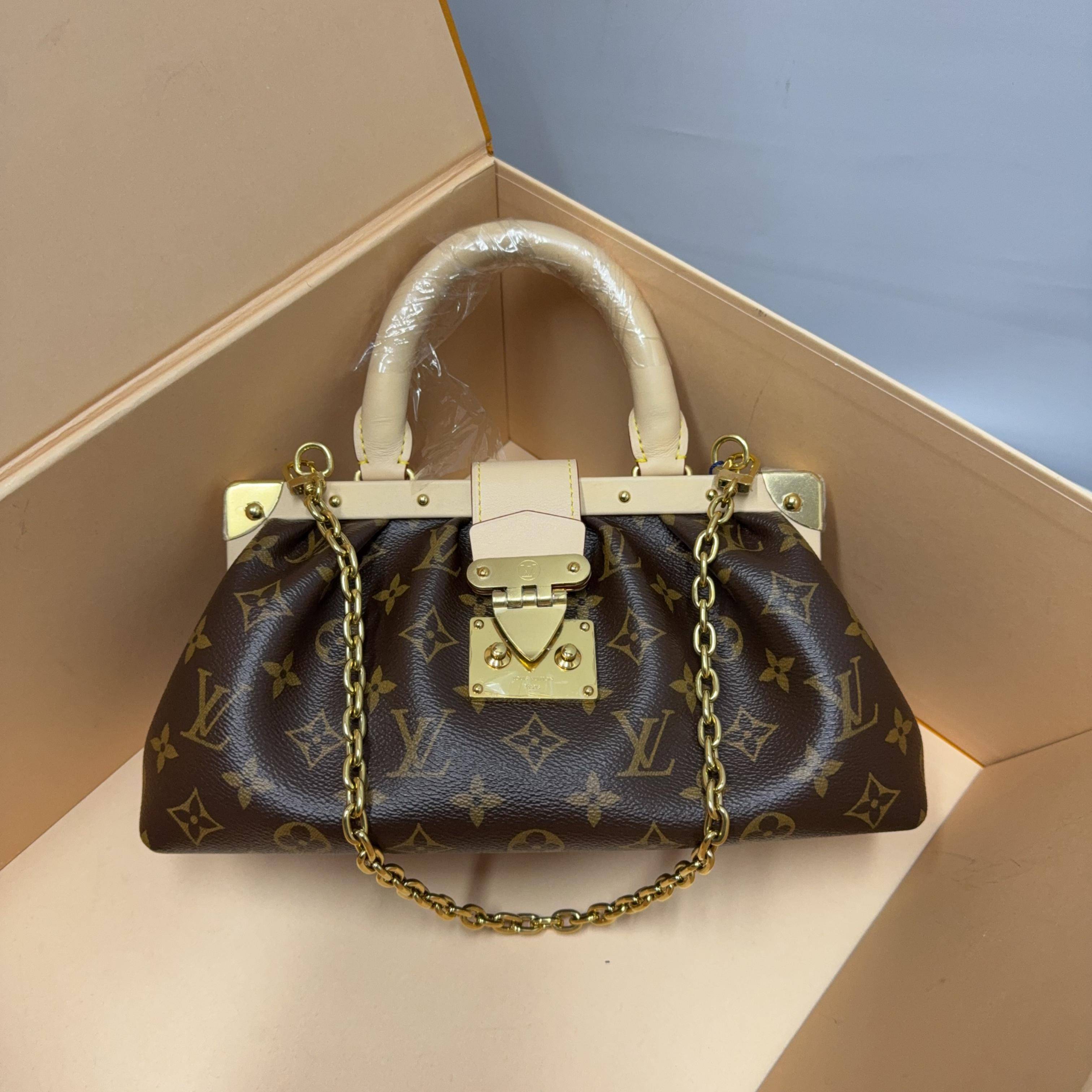 胖虎佳佳/路易威登/95新/公价0/箱包/两用包/31B2502200093