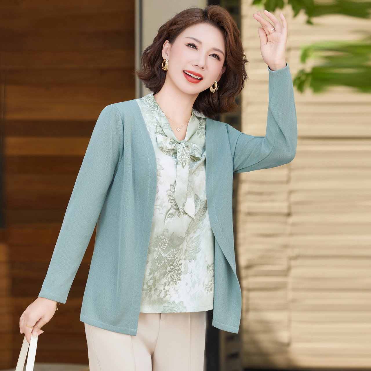 妈妈洋气秋装针织衫宽松T恤奶奶上衣中老年人打底长袖春秋女小衫