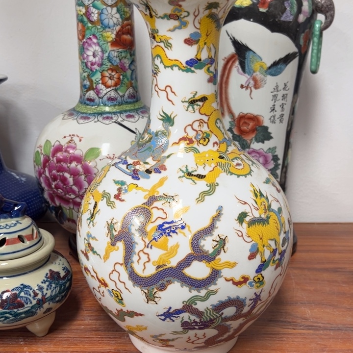 瓷片微瑕陶瓶。。。。。。。。。。。。。。