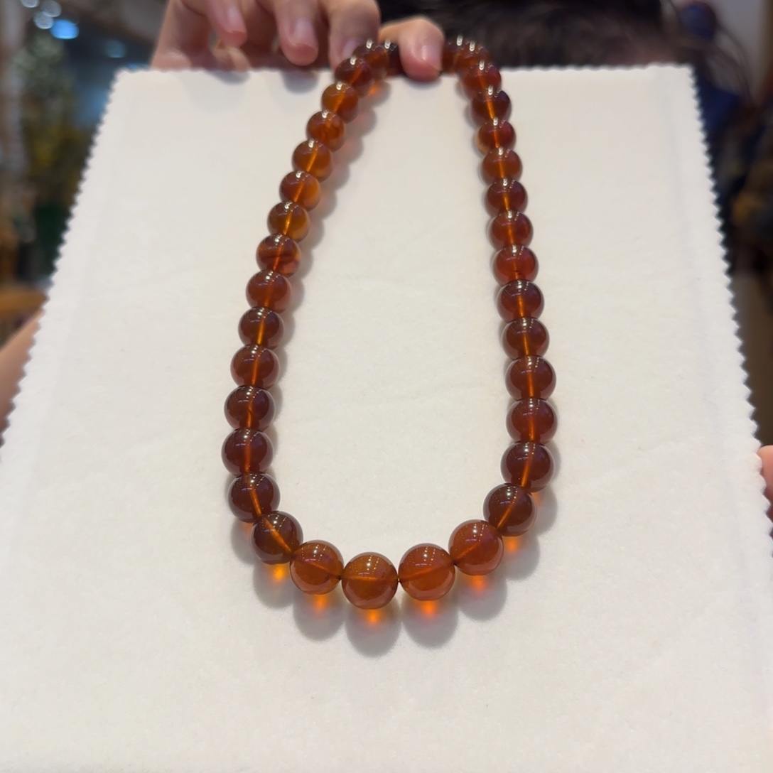 琥珀颈饰未镶嵌，