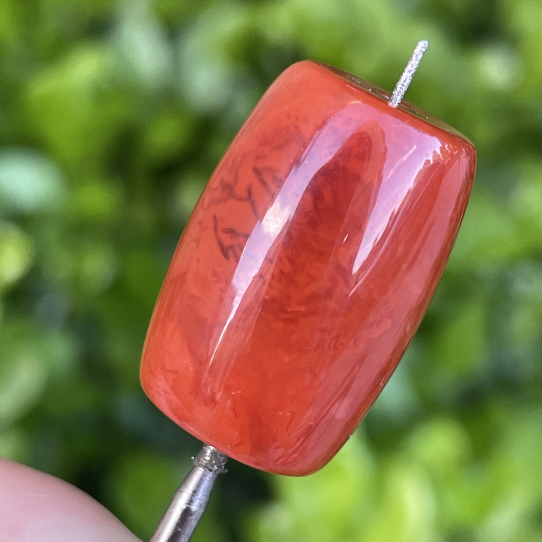 精品南红配饰桶珠，尺寸15.5x23mm，颜色红润，满肉柿子火焰红