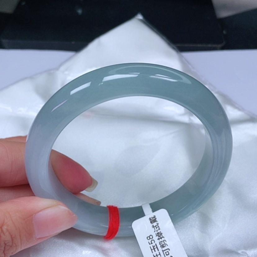 【闪购商品】翡翠手镯未镶嵌，