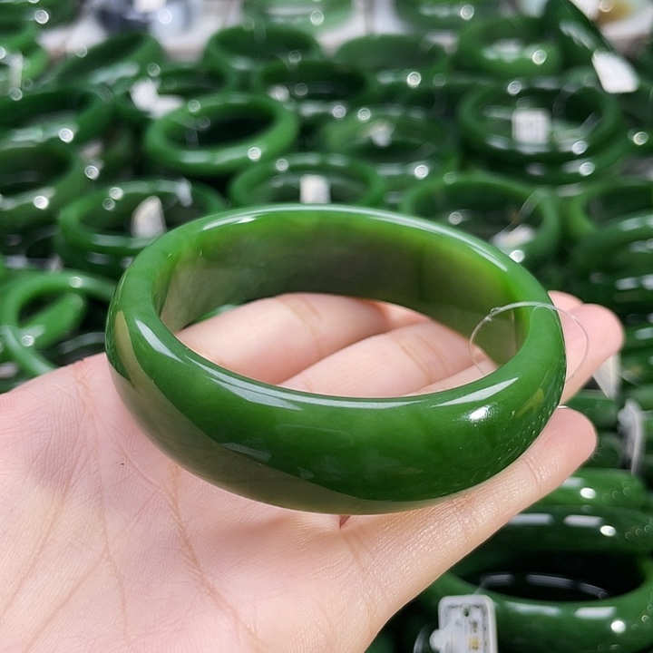 未镶嵌手镯和田玉（碧玉）