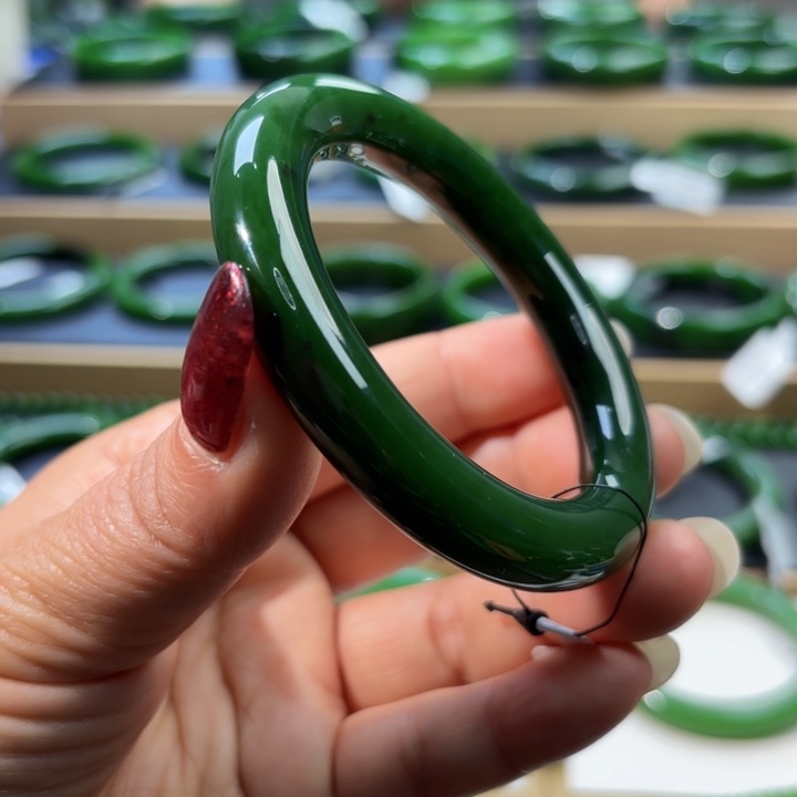 未镶嵌手镯和田玉a*r