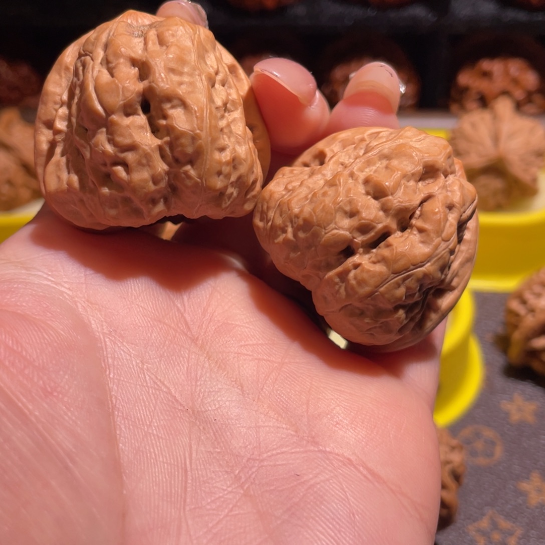 文玩核桃吊坠哇哇