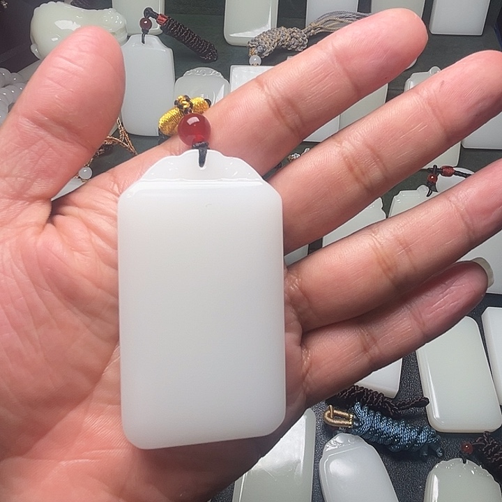 雄***仔无事牌4.7无事牌23695