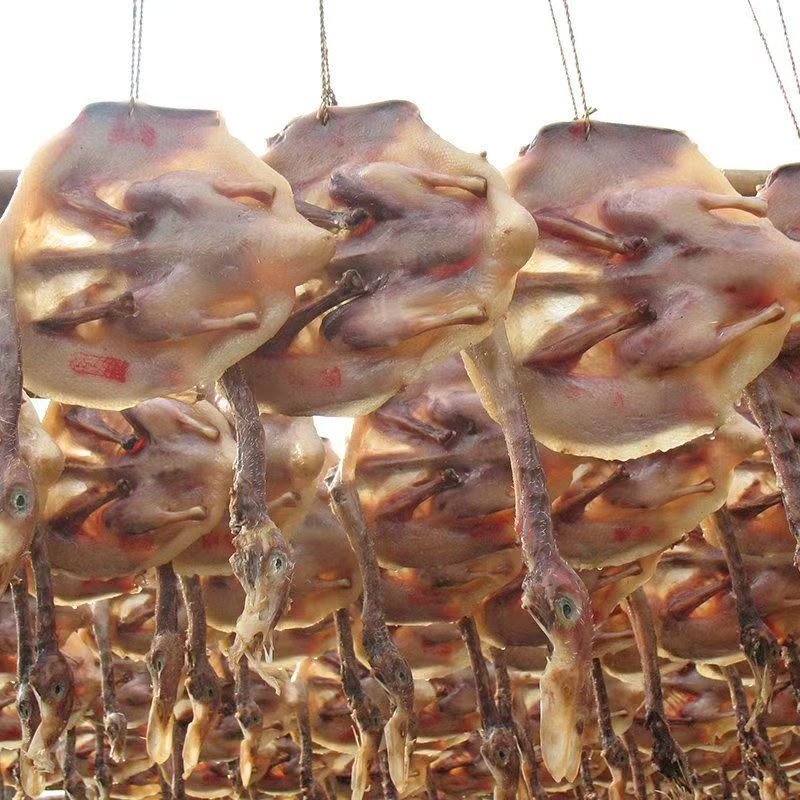 江西特产鸭咸香可口腊味十足农家自制