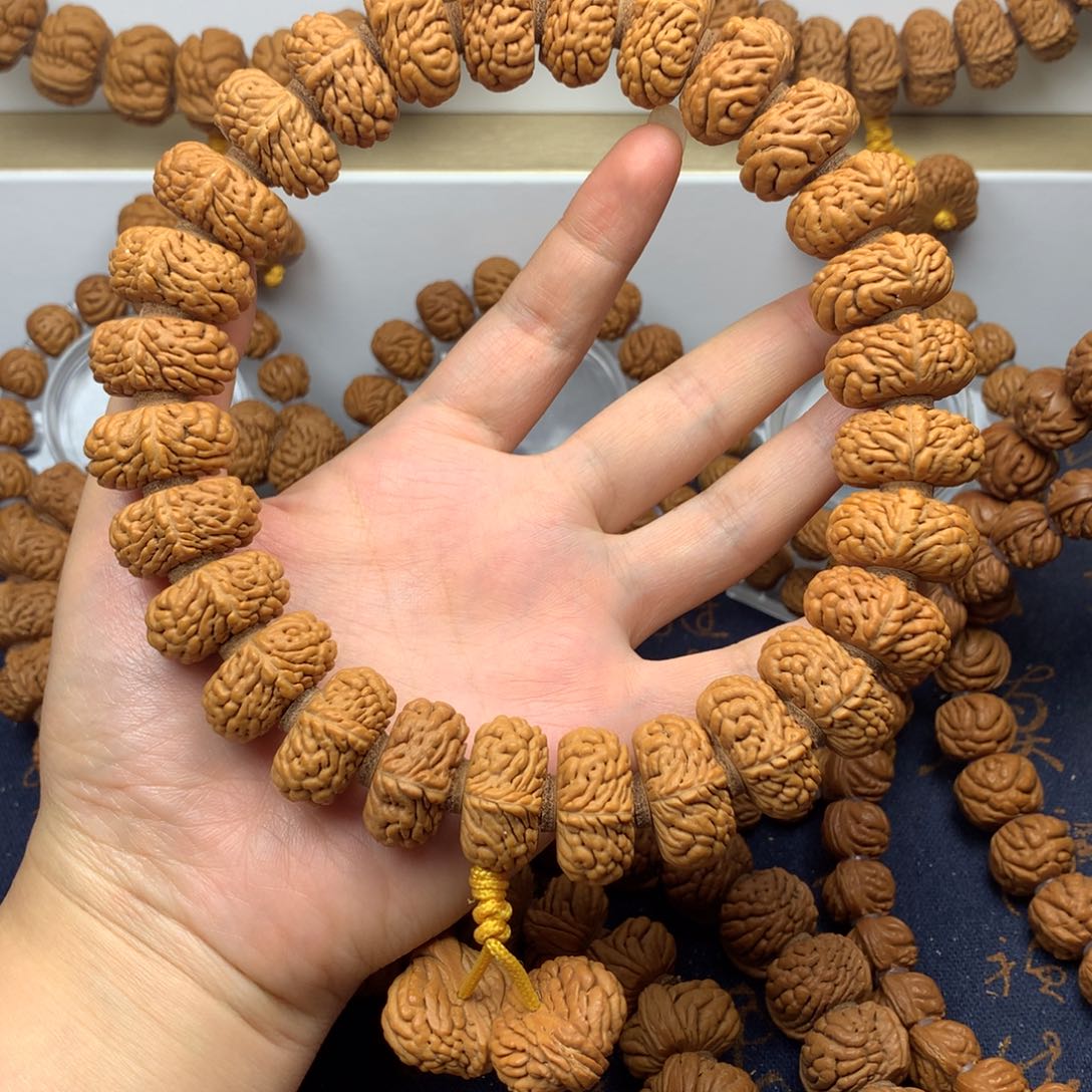 手串桃核五爪金龙B