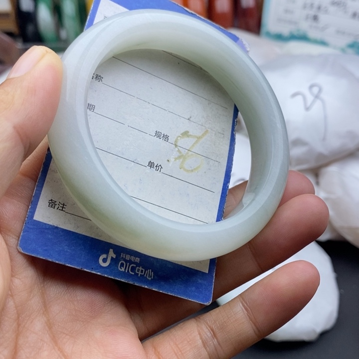 未镶嵌手镯石英质玉