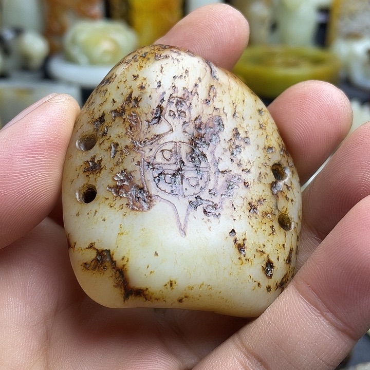 颈饰未镶嵌和田玉