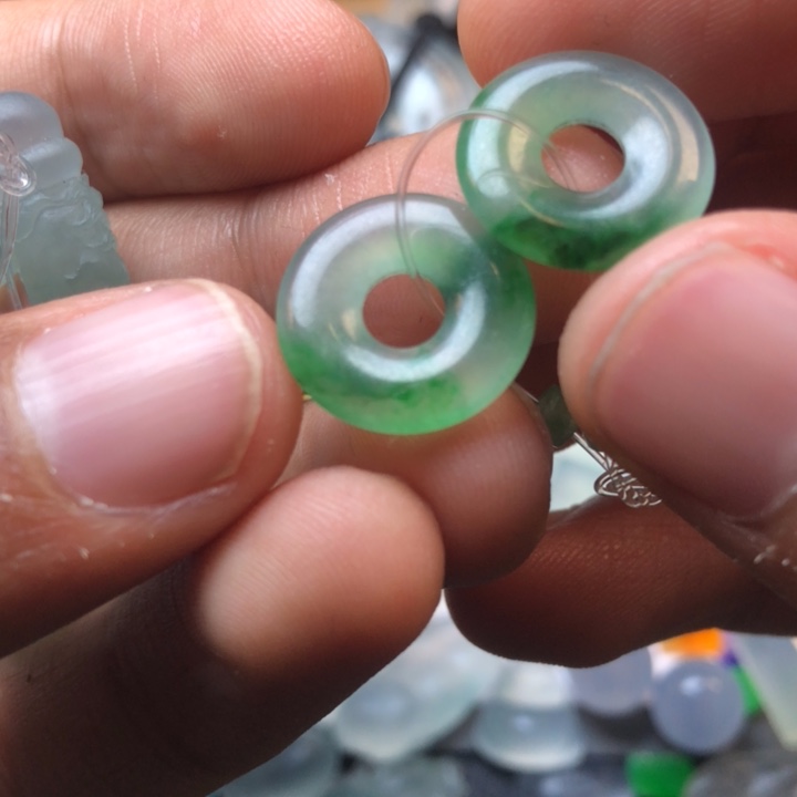 定制翡翠未镶嵌挂件