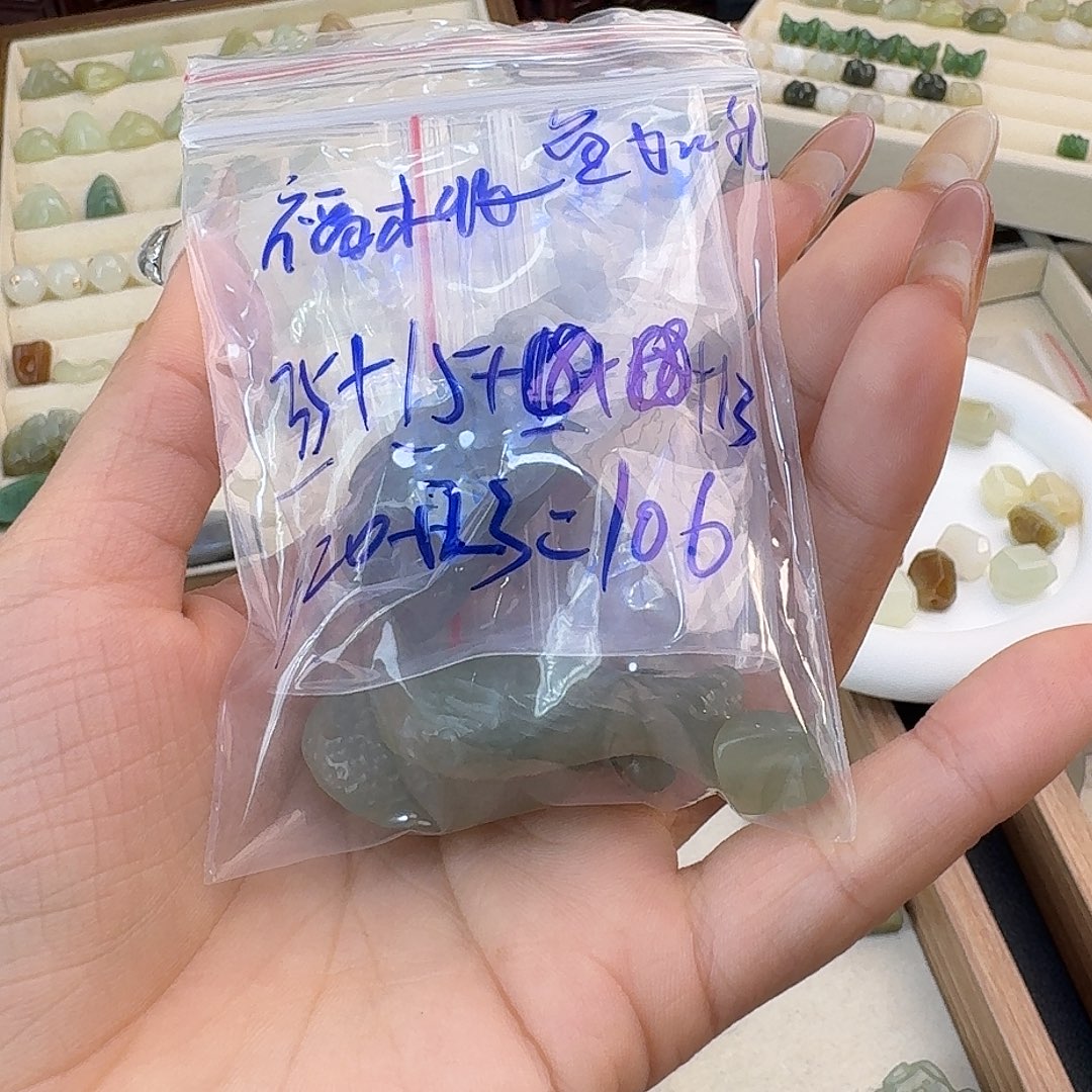 福***桃和田玉未镶嵌珠宝半成品