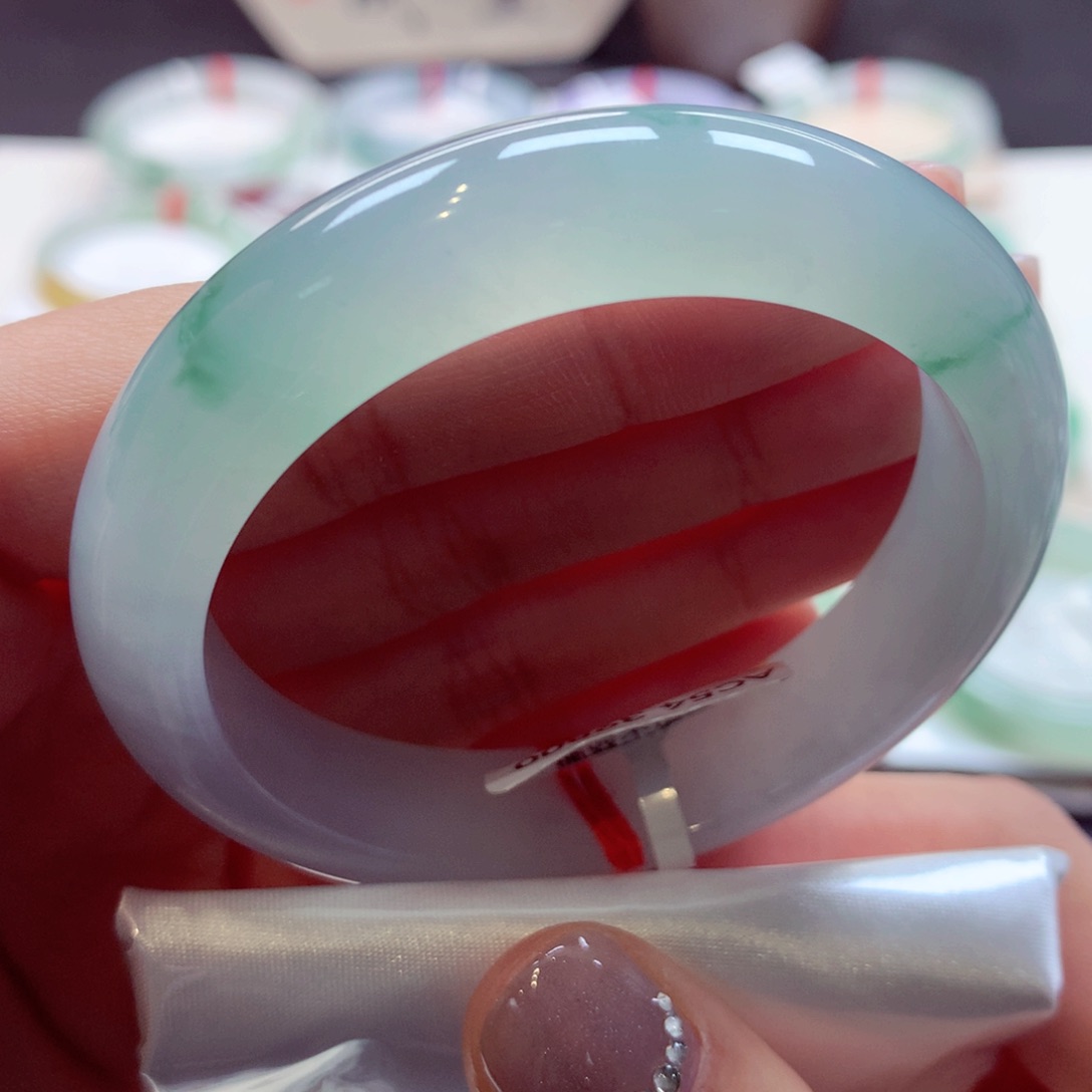 翡翠手镯未镶嵌37正圈77