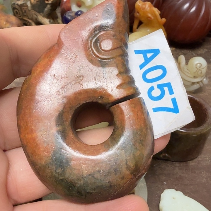 新***秀和田玉未镶嵌颈饰