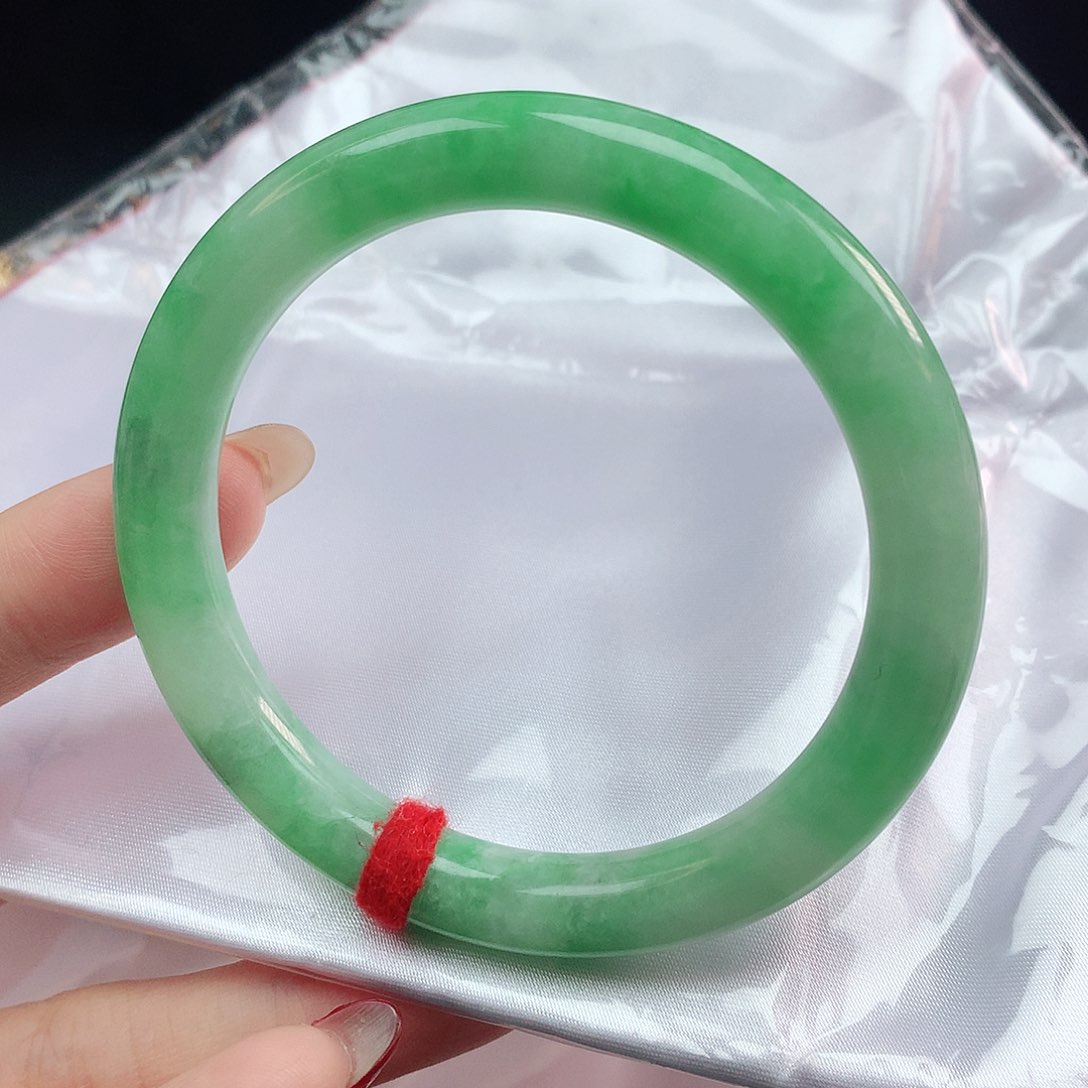 翡翠手镯未镶嵌56圆条882354