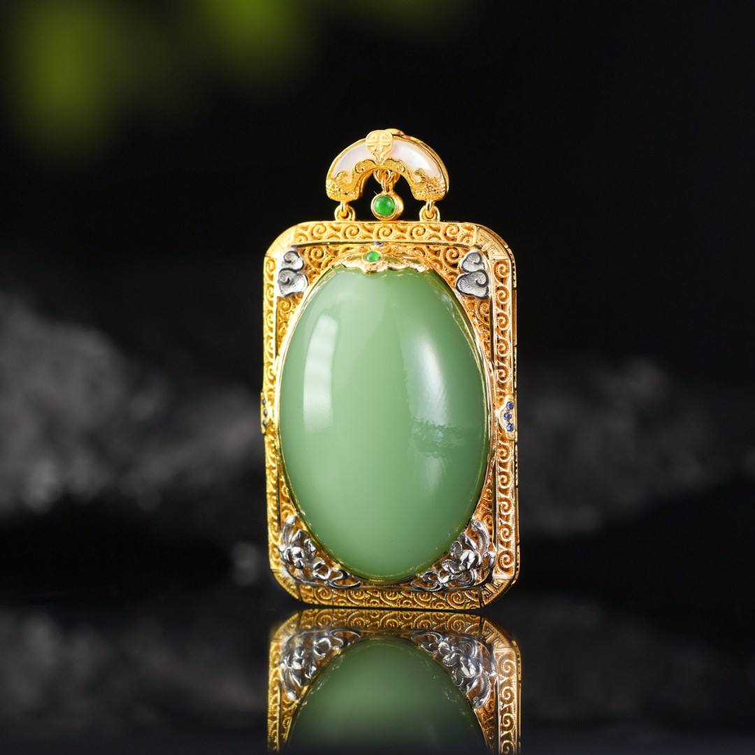 白玉世家一路生花/18K金碧玉猫眼鸽子蛋吊坠