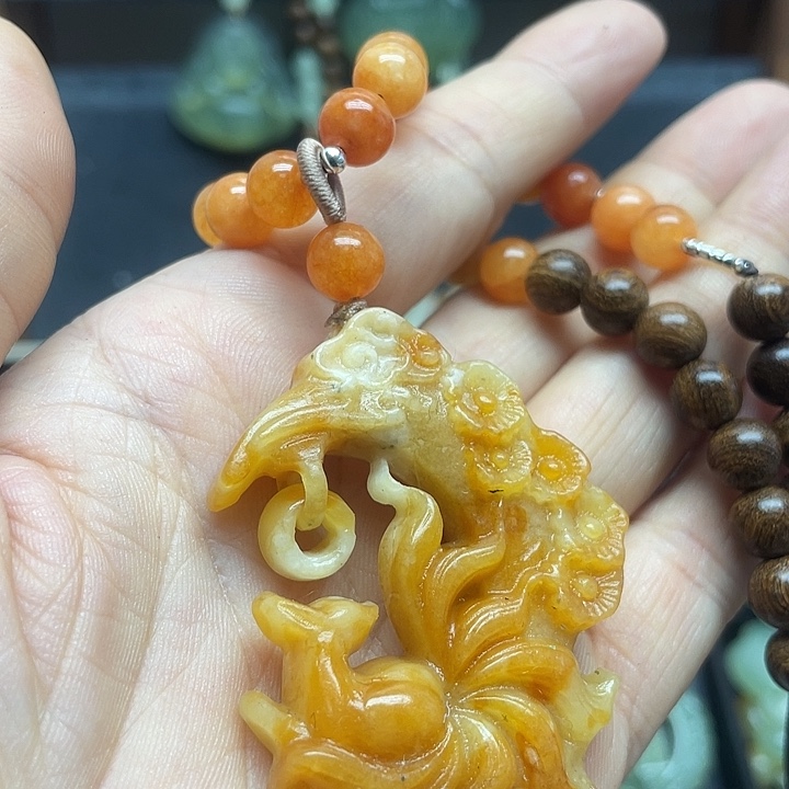 未镶嵌蛇纹石玉颈饰