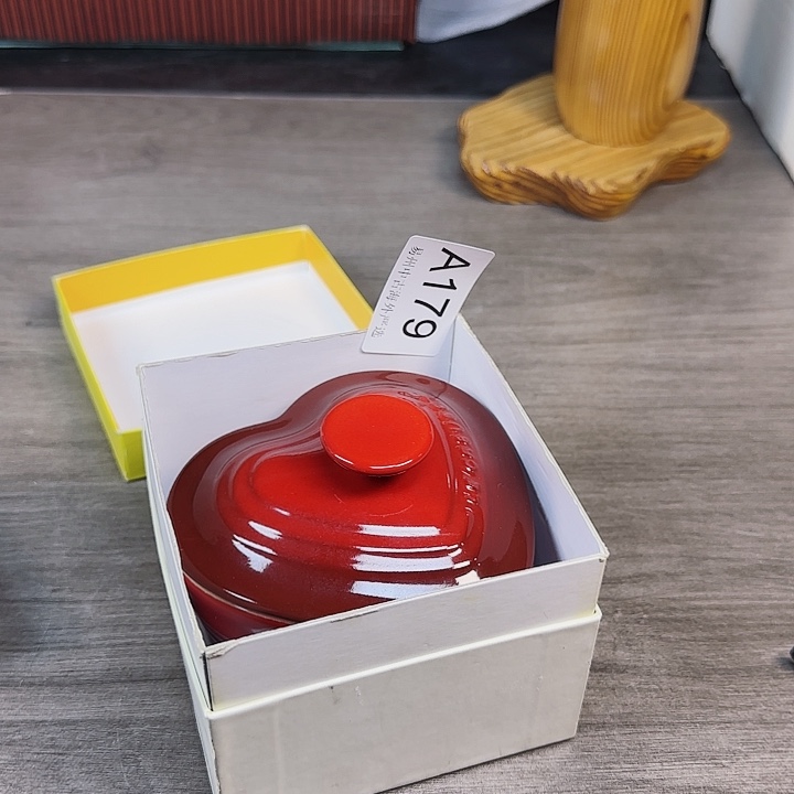 倩倩海外陶瓷工艺品