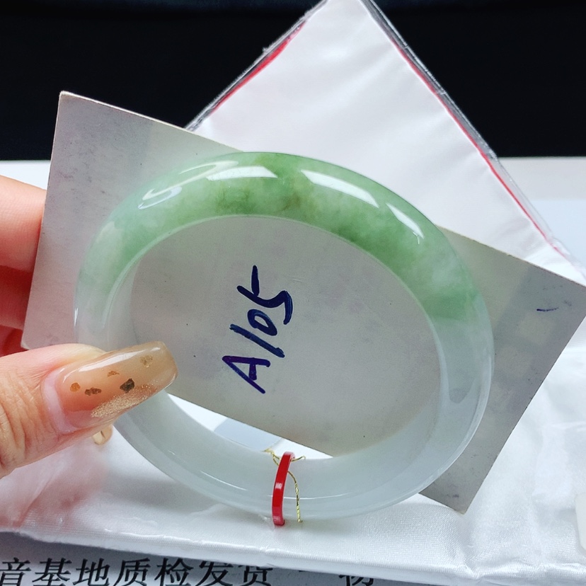 【闪购商品】翡翠手镯未镶嵌 正圈56+