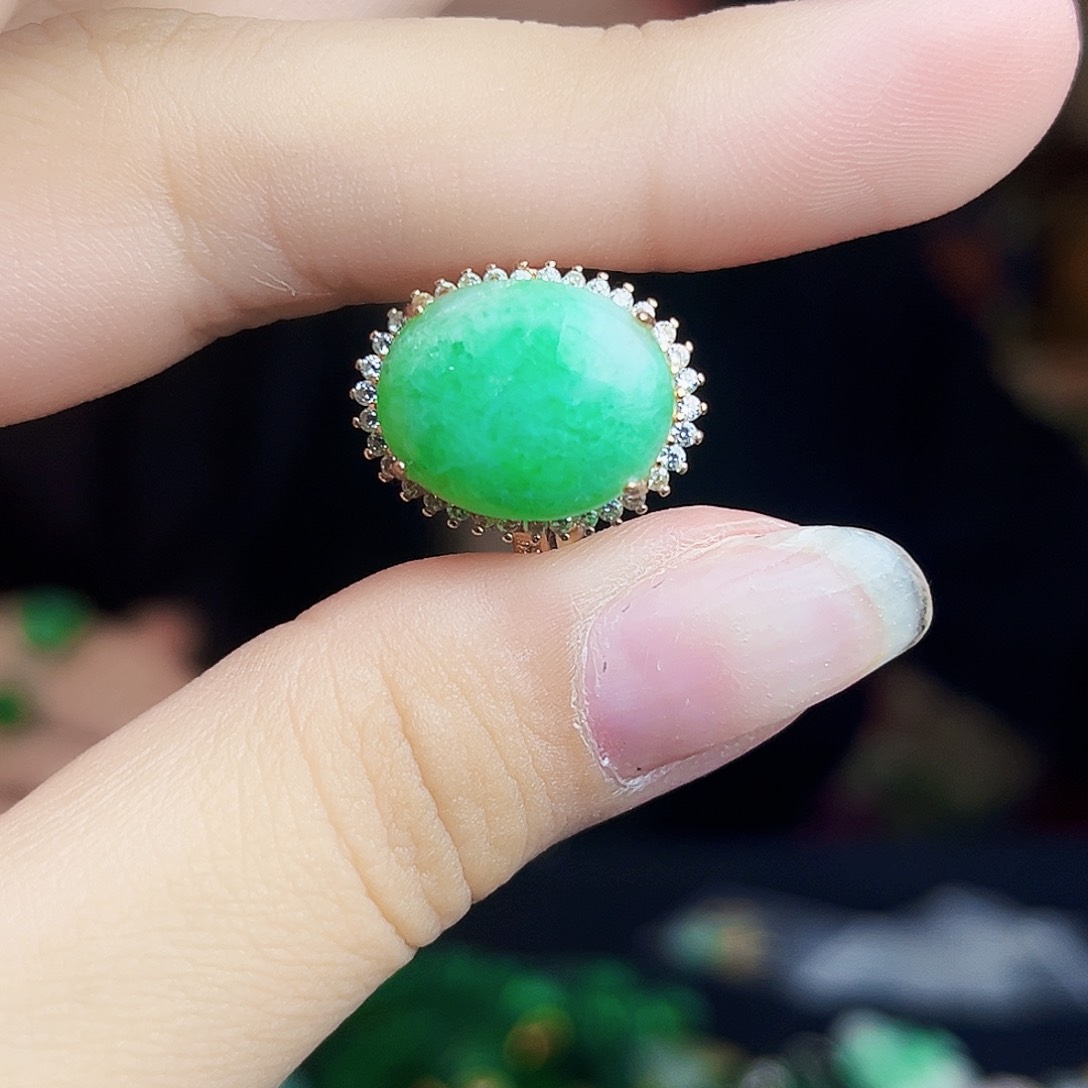 颈饰未镶嵌翡翠多样性