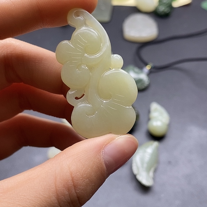 颈饰未镶嵌和田玉ℒ****