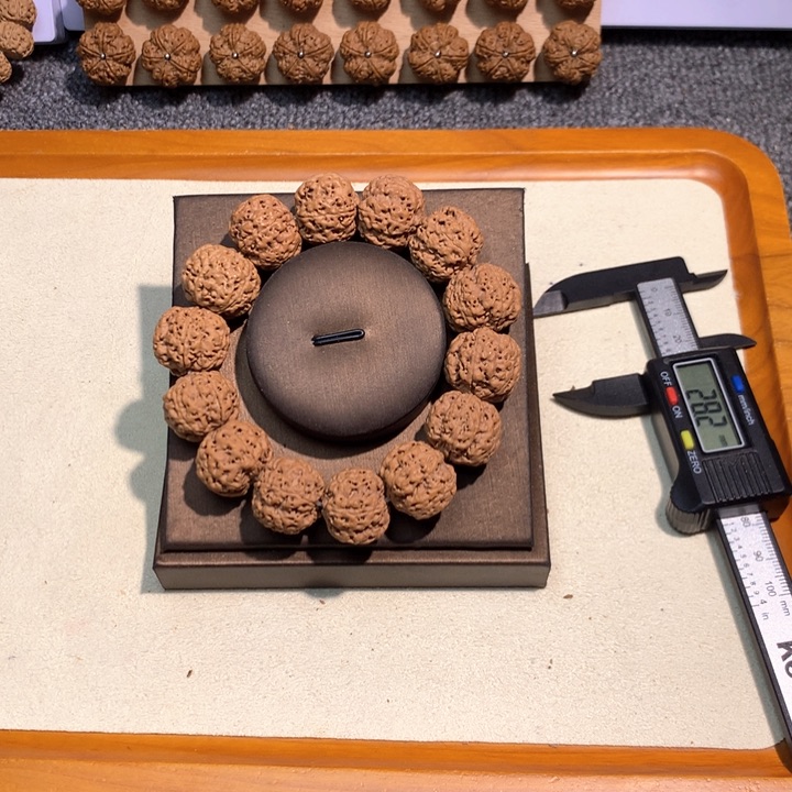 吊坠金刚菩提4号 19蜂王