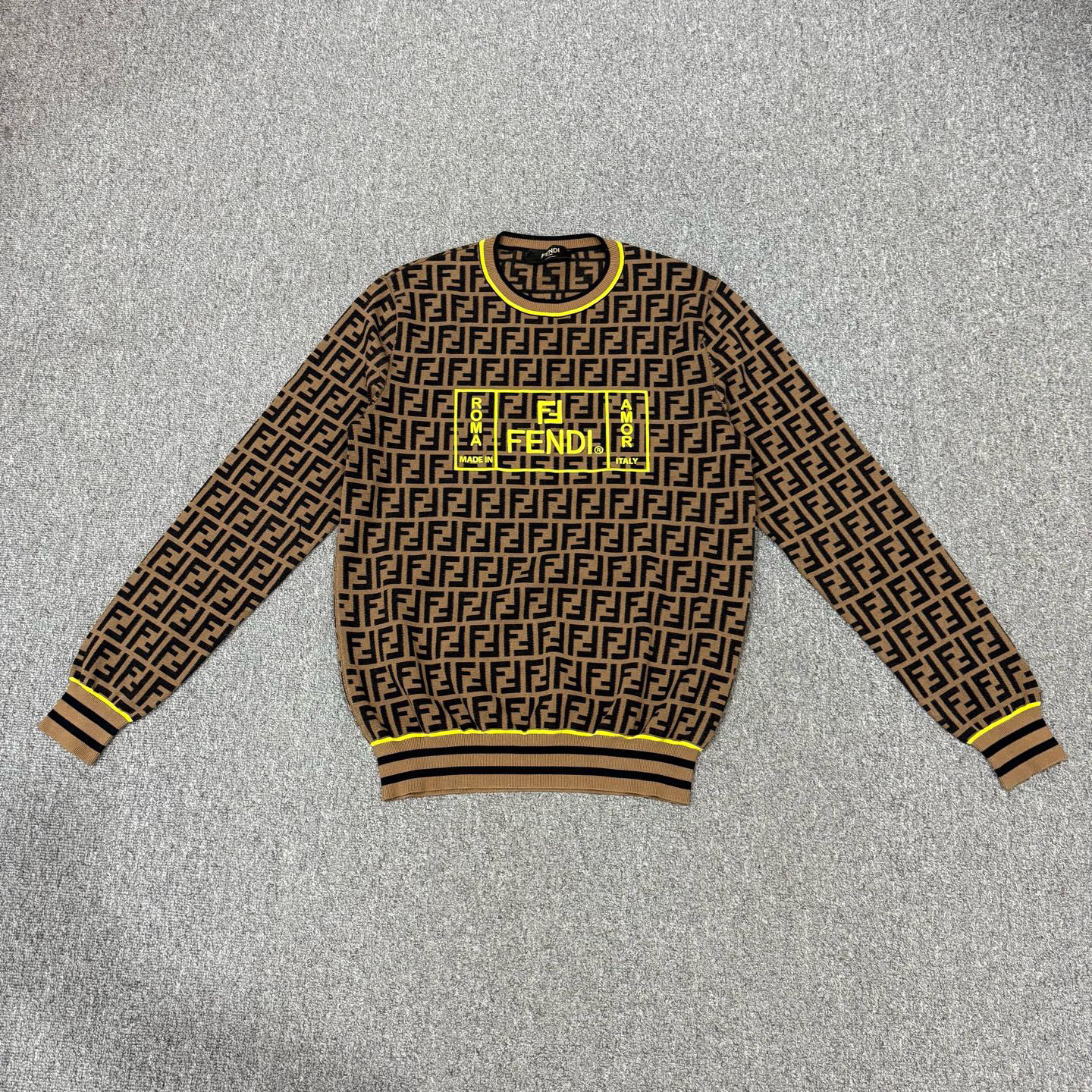 99新 FENDI/芬迪 18696236 Fendi棕色 老花满印针织毛衣 48码99新