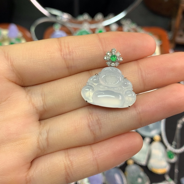 翡翠18K金镶嵌颈饰翡翠