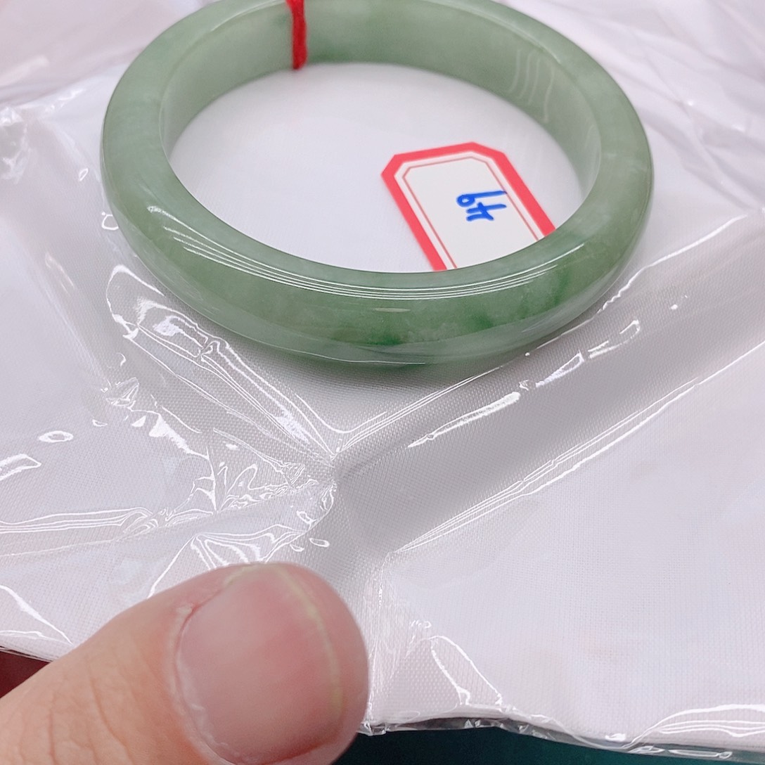 翡翠手镯未镶嵌1****3499999999