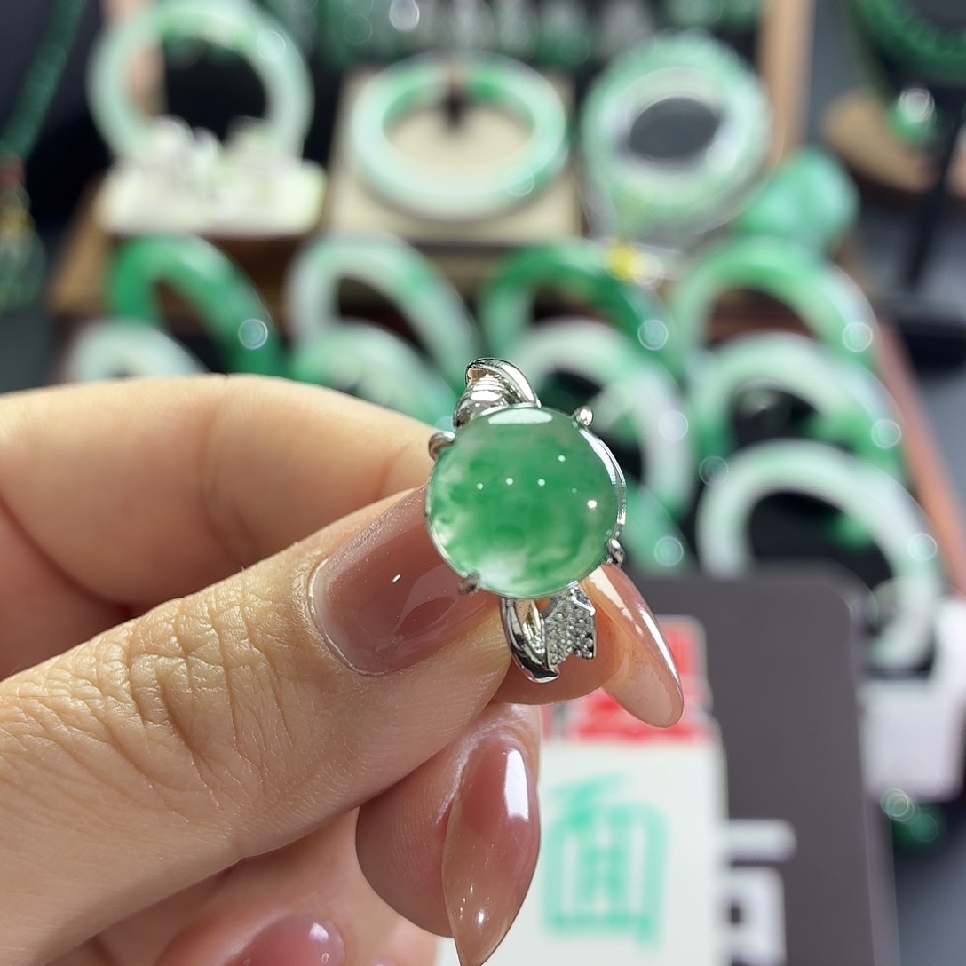 石英质玉合金戒指