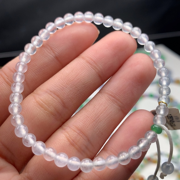 翡翠手镯未镶嵌卡