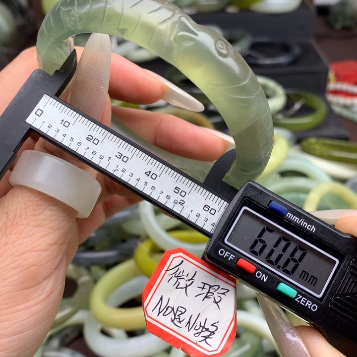 蛇纹石玉手镯未镶嵌942