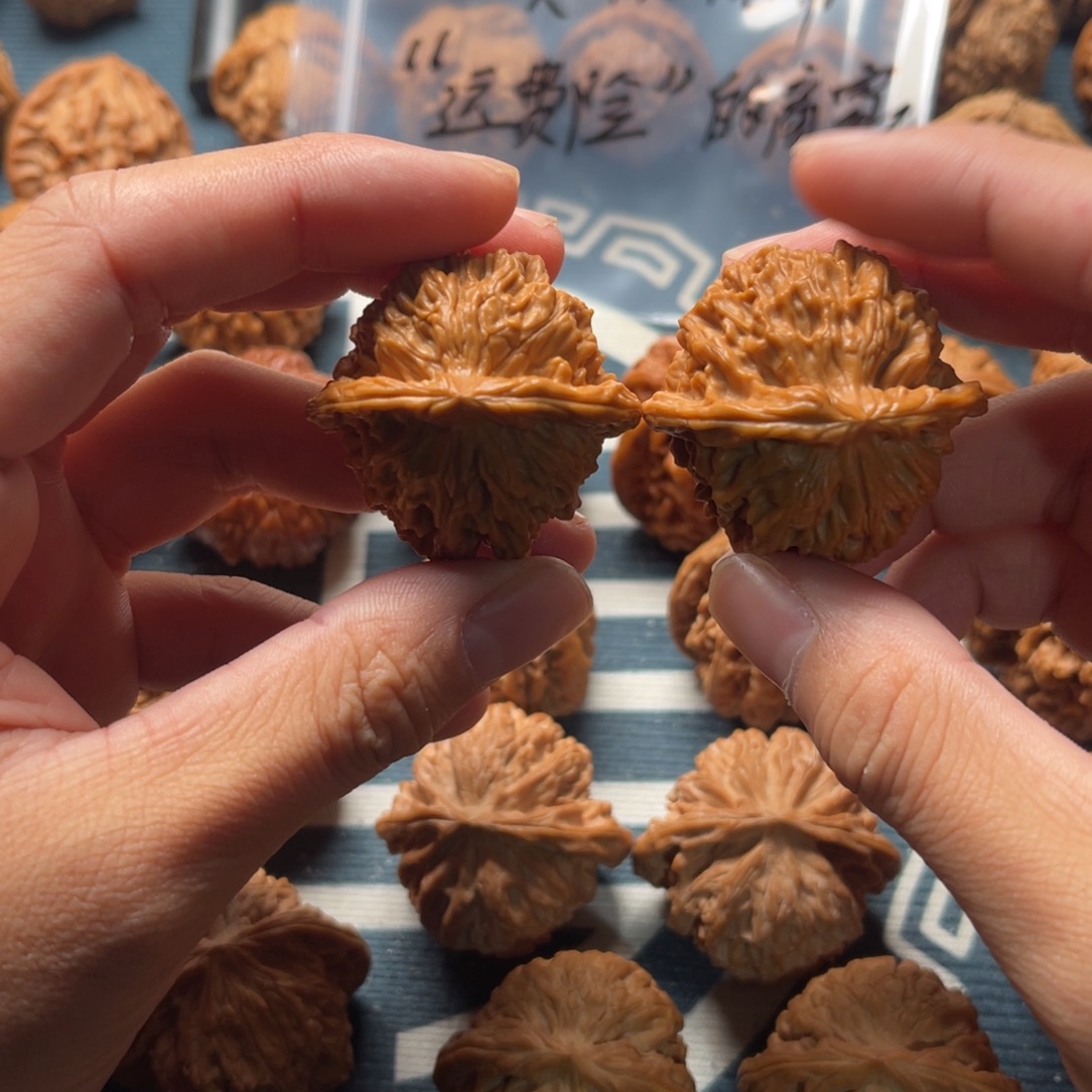 Y***J文玩核桃吊坠38天地