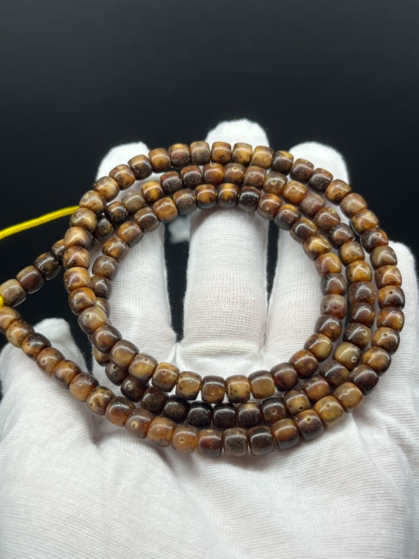 陈籽虎皮玉化料，6x5桶珠，正月大留白平口精抛玻璃底