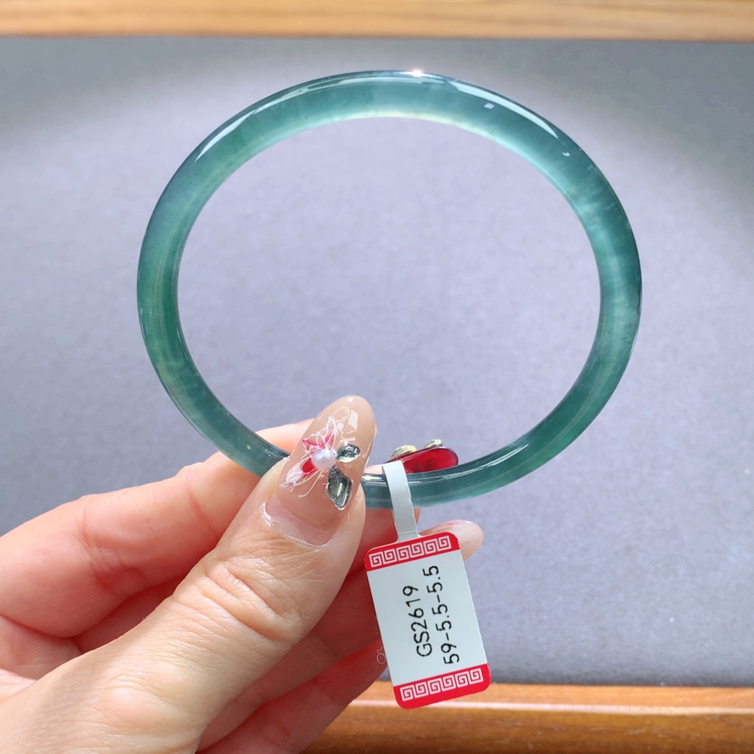 翡翠手镯未镶嵌天然翡翠手镯