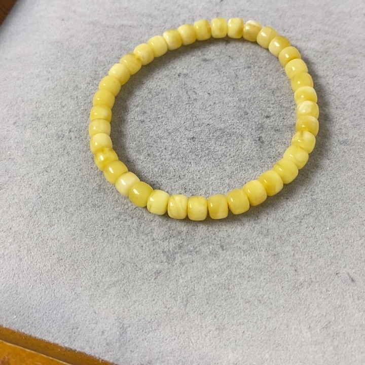 蜜蜡裸石未镶嵌串