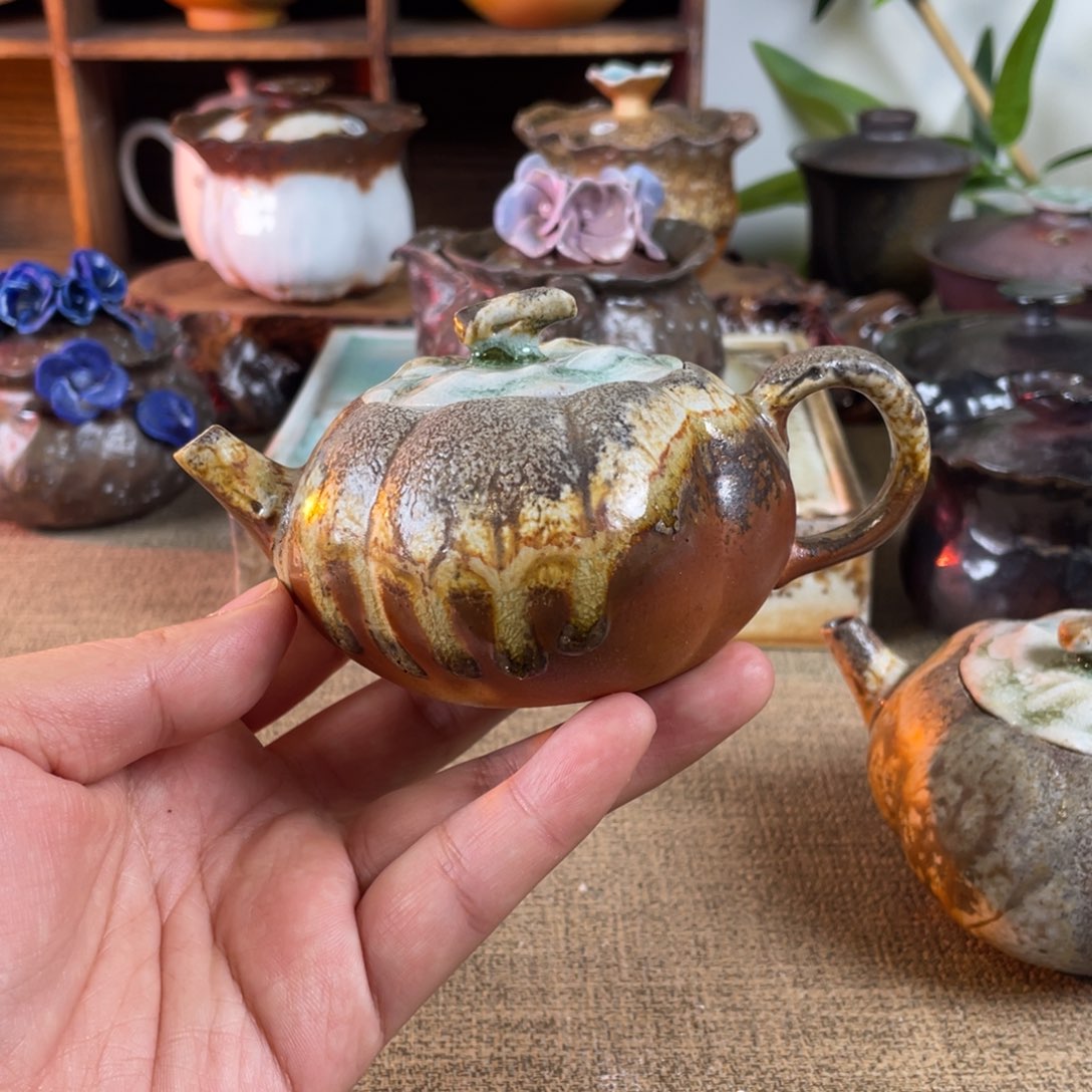 柿子壶。 柴烧。    容量120