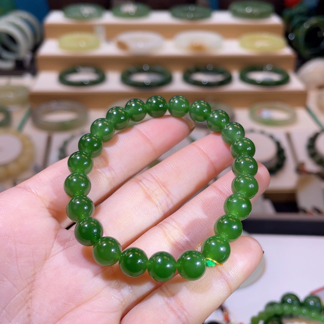 和田玉高品阳绿手串未镶嵌