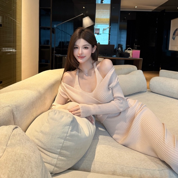 FAY【心动情书】法式纯欲风V领交叉修身显瘦中长款针织连衣裙