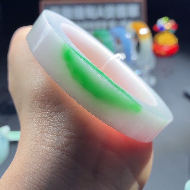 定制翡翠未镶嵌翡翠手镯