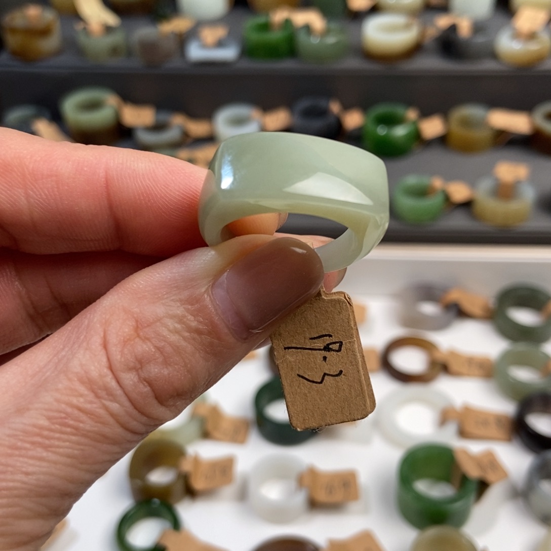 和田玉未镶嵌戒指