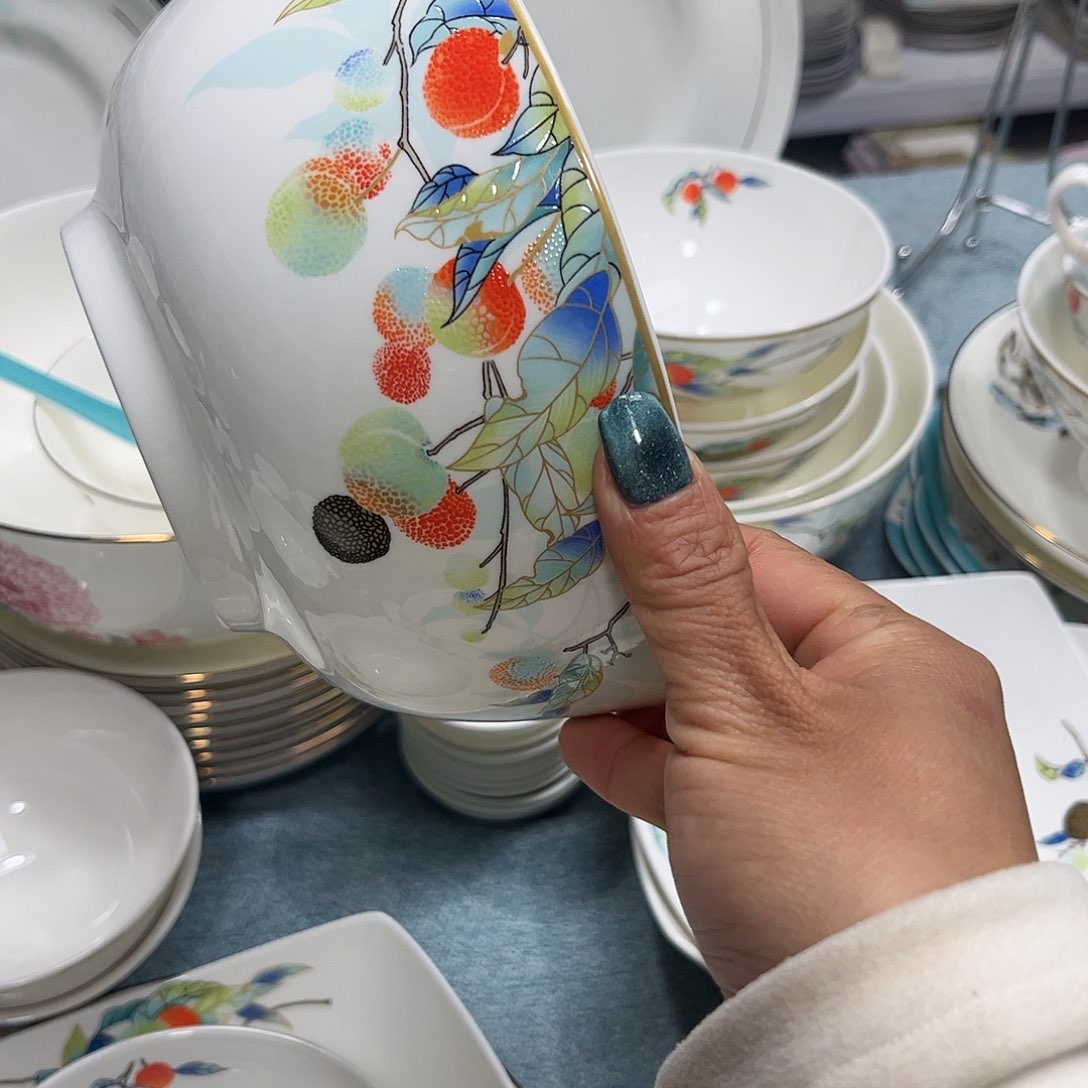 瓷片荔枝七寸汤碗两个